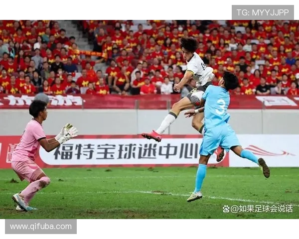 CBA球员观看足球赛的趣事集锦