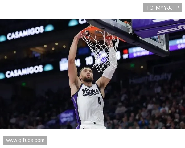 扎克·拉文的突破与投篮结合对公牛队战术体系有何提升